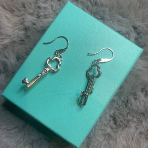 ELLE key earrings